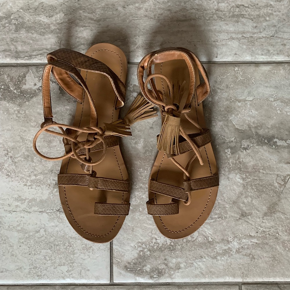 Madden Girl Faux Leather Toe Loop Gladiator Sandals Tassel Ankle Ties Size 8